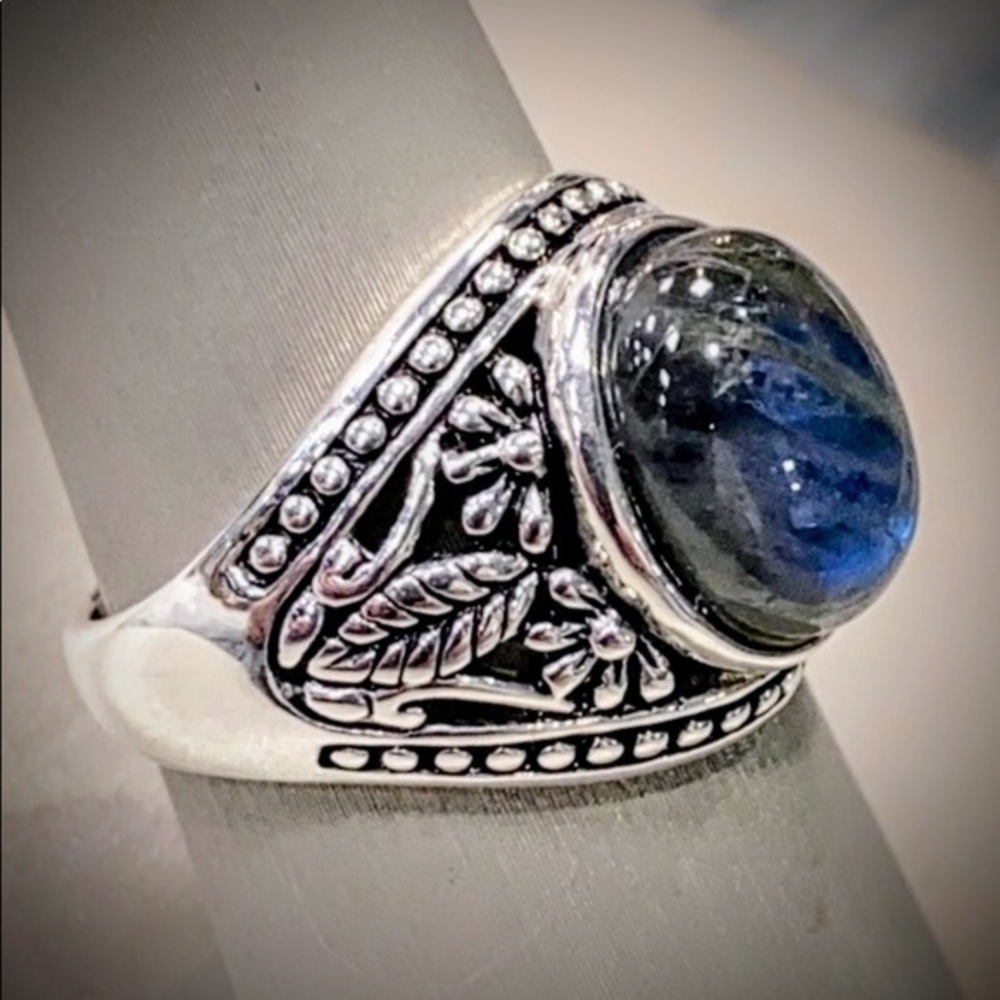 Sterling Silver Ring with Labradorite Stone